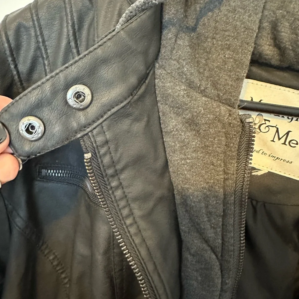 Plus size, faux black leather jacket with attached gray hoodie lining. Size 2x - Picture 5 of 9